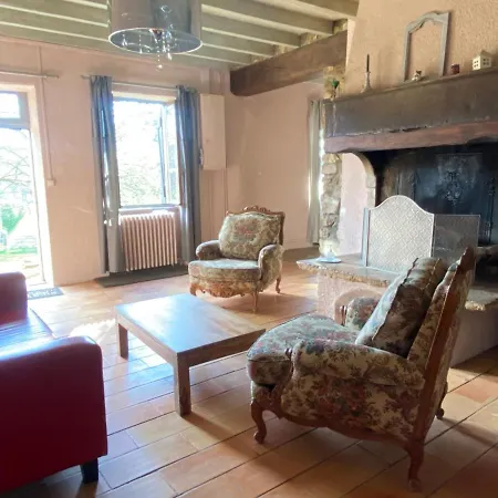 Le Paon De Reza Holiday home Longessaigne